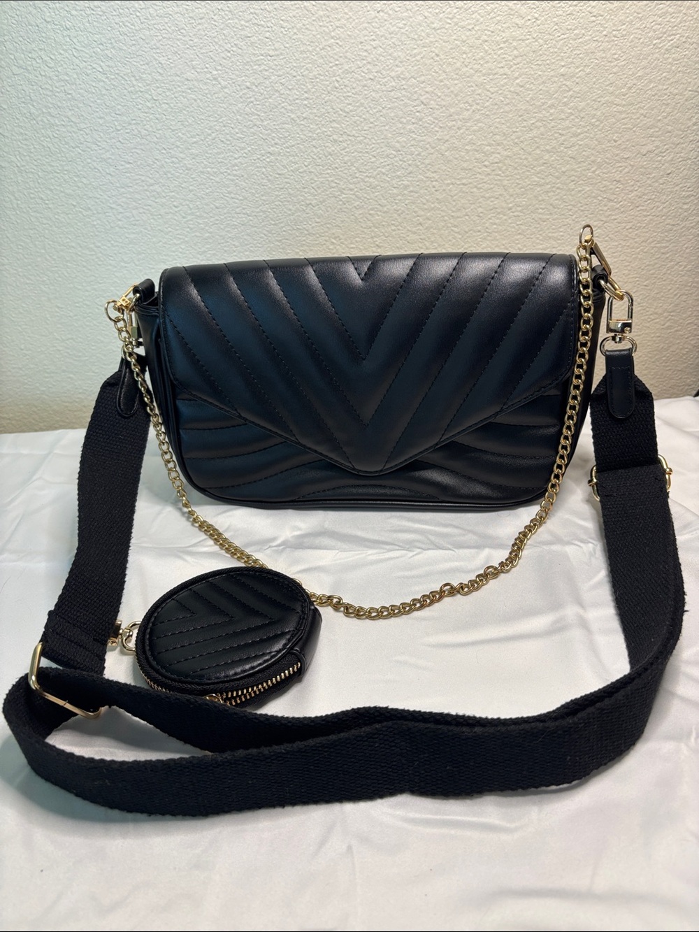 Black Quilted Shoulder Bag with Detachable Coin Pouch and Chain